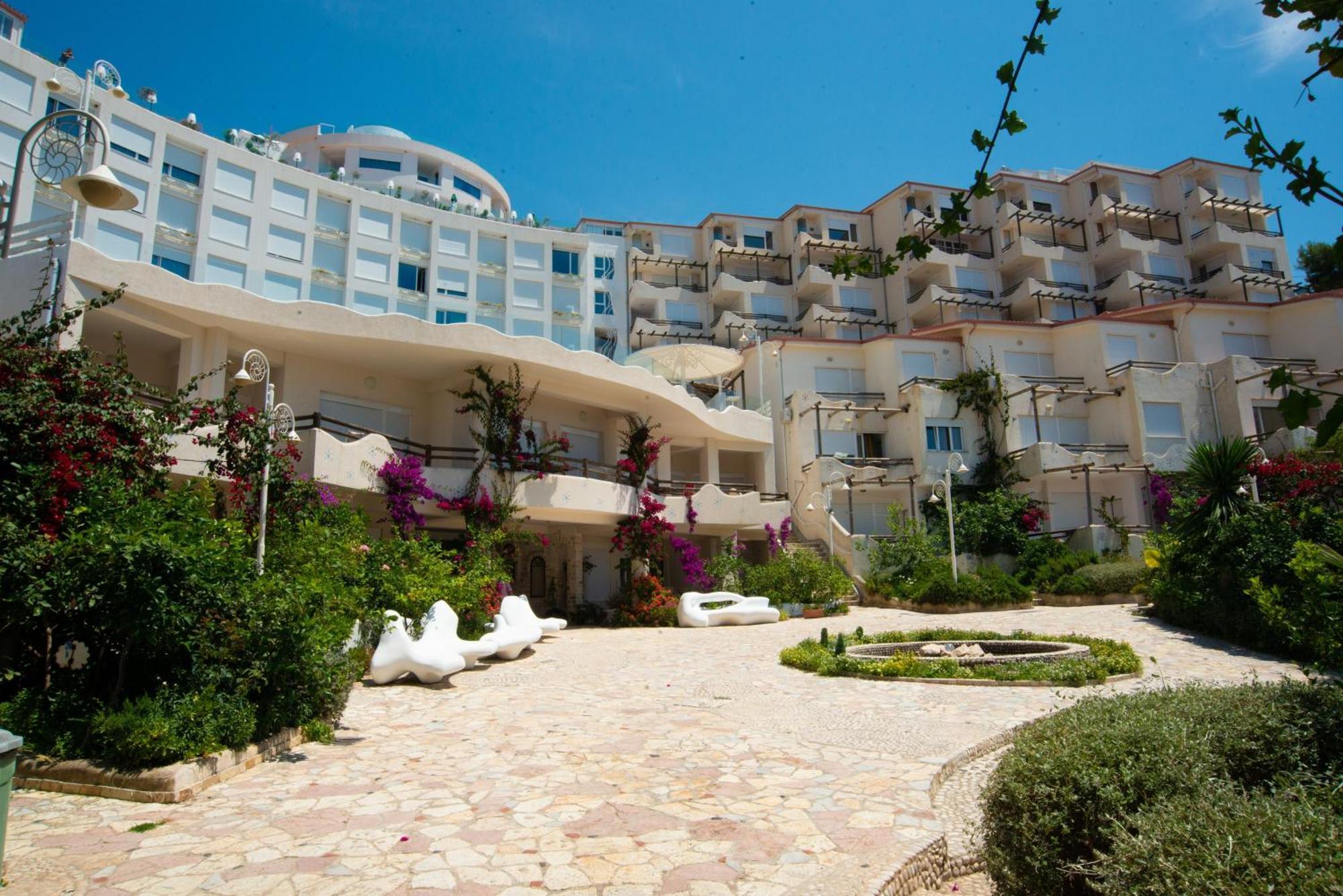 Bougainville Bay Apartments Sarandë Buitenkant foto