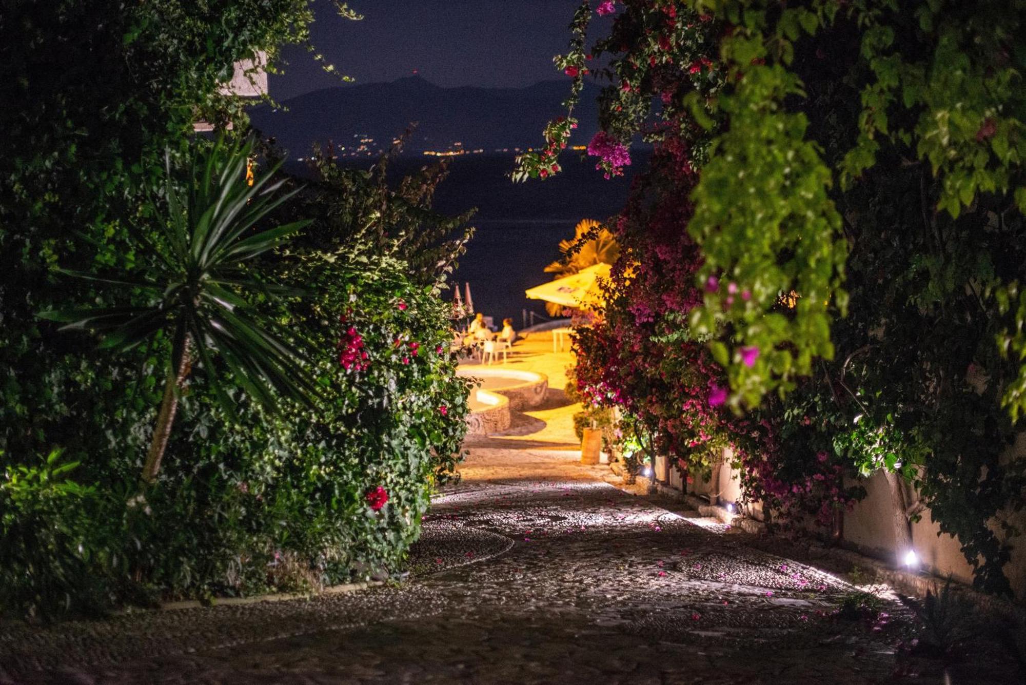 Bougainville Bay Apartments Sarandë Buitenkant foto
