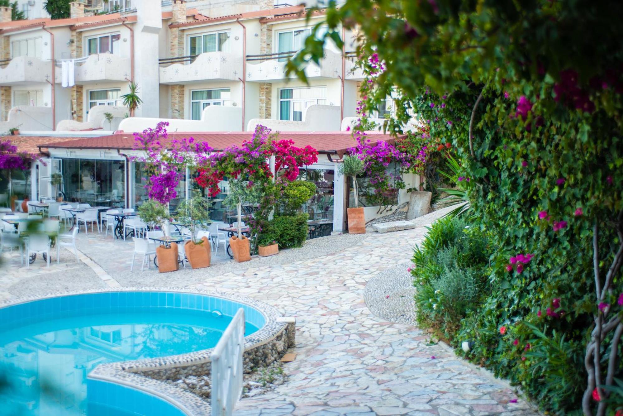 Bougainville Bay Apartments Sarandë Buitenkant foto